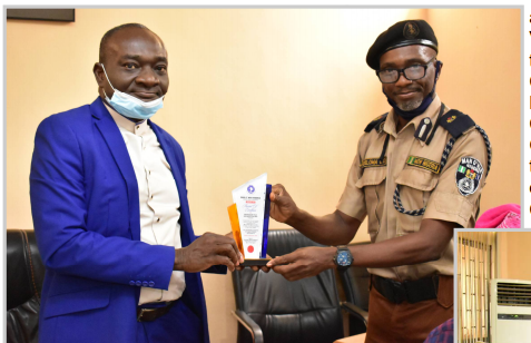 Vice-Chancellor, Prof. Kolawole Salako (Left) receiving an Award of Excellence from the Odeda Area Commander of Man ‘O’ War, Comrade Charles Geteloma.
